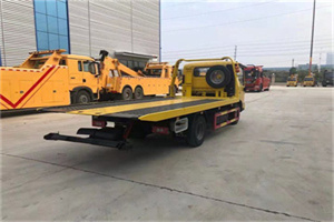 湘西非事故拖车